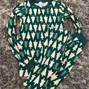 Hanna Andersson Forest Green and Cream Tree Pajama Set